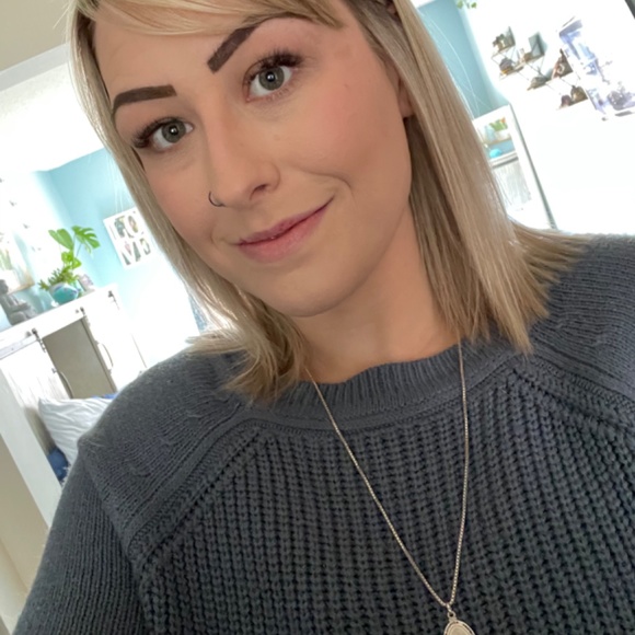 Meet your Posher, Danielle - Picture 4 of 4